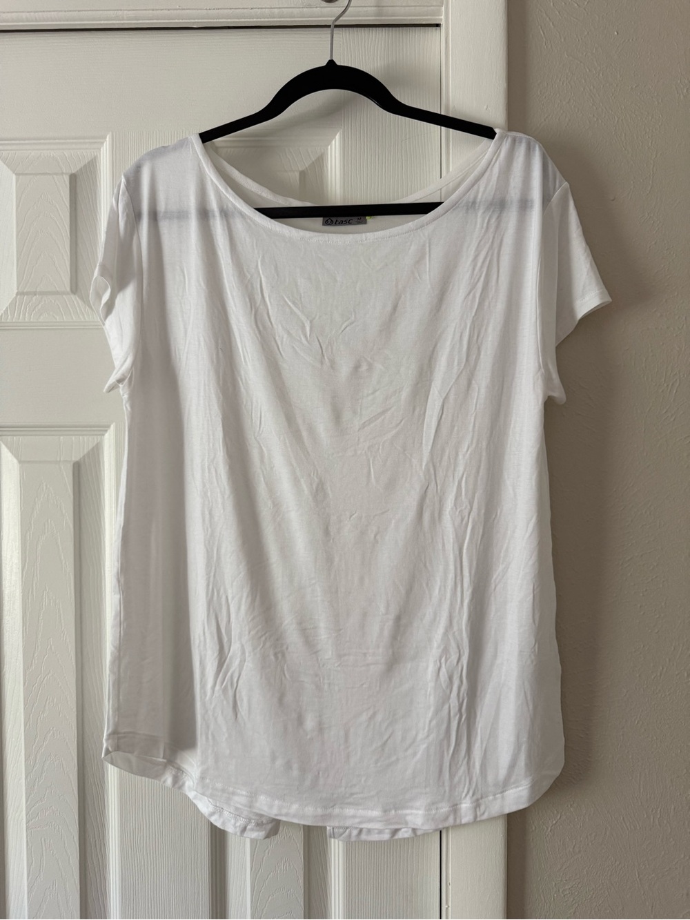 Tasc Performance Mesh Slit Back Bamboo Tee size Medium White